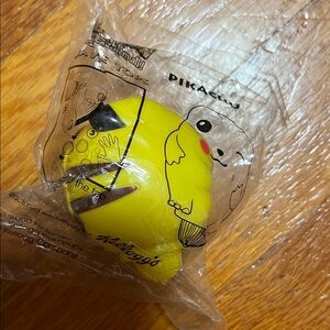 KELLOGGS Pikachu Battle Top 2000